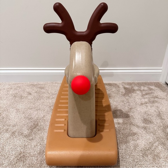 Step2 Rudolph The Rocking Reindeer Toy - Picture 4 of 11